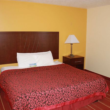 Days Inn By Wyndham Walcott Davenport Buitenkant foto