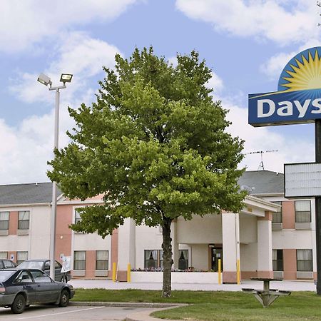 Days Inn By Wyndham Walcott Davenport Buitenkant foto