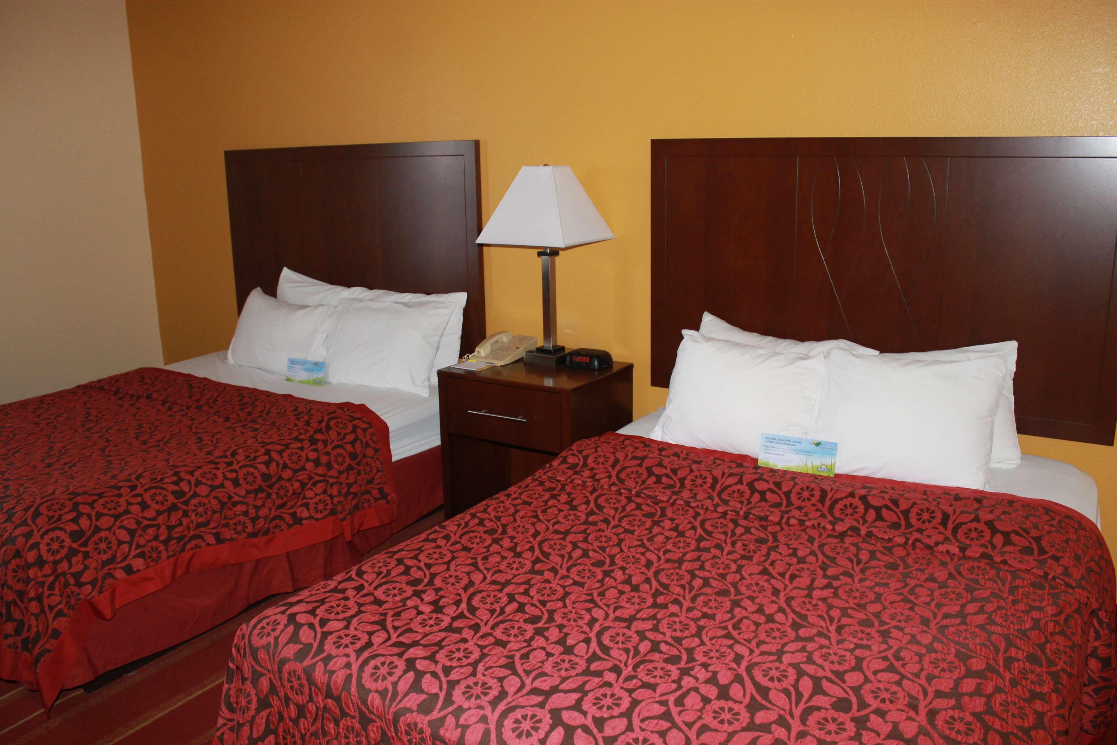 Days Inn By Wyndham Walcott Davenport Buitenkant foto