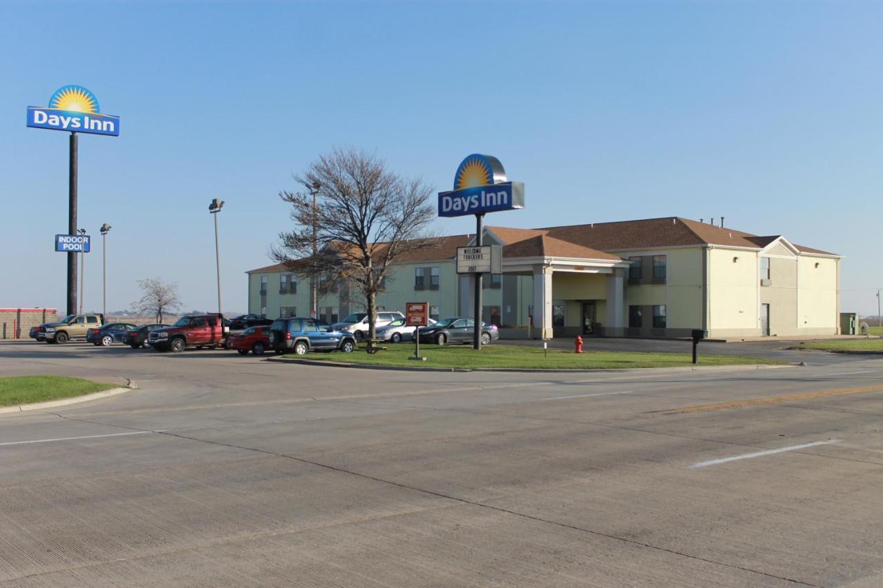 Days Inn By Wyndham Walcott Davenport Buitenkant foto