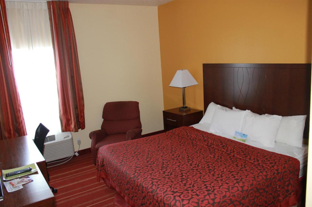 Days Inn By Wyndham Walcott Davenport Buitenkant foto