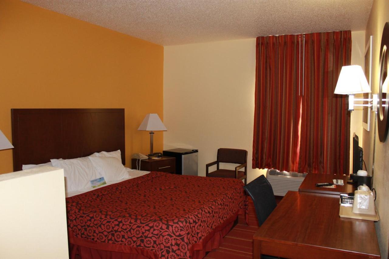 Days Inn By Wyndham Walcott Davenport Buitenkant foto