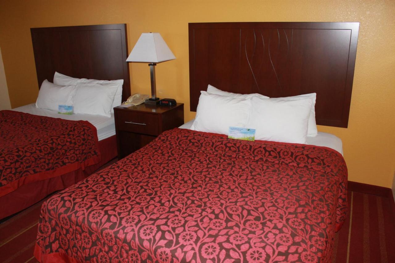 Days Inn By Wyndham Walcott Davenport Buitenkant foto