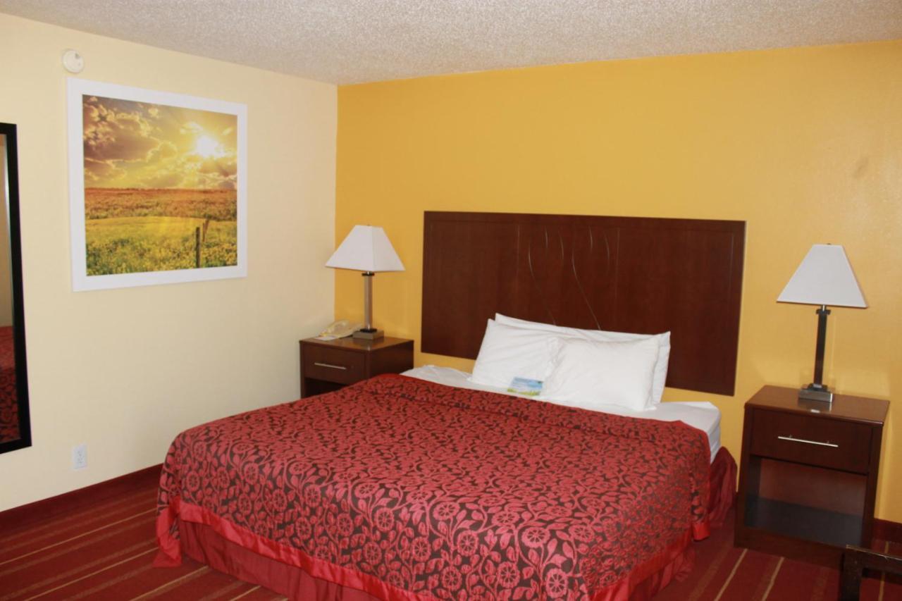 Days Inn By Wyndham Walcott Davenport Buitenkant foto